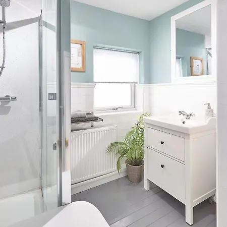 Albion By Together Travel - Charming Countryside Retreat Уитби